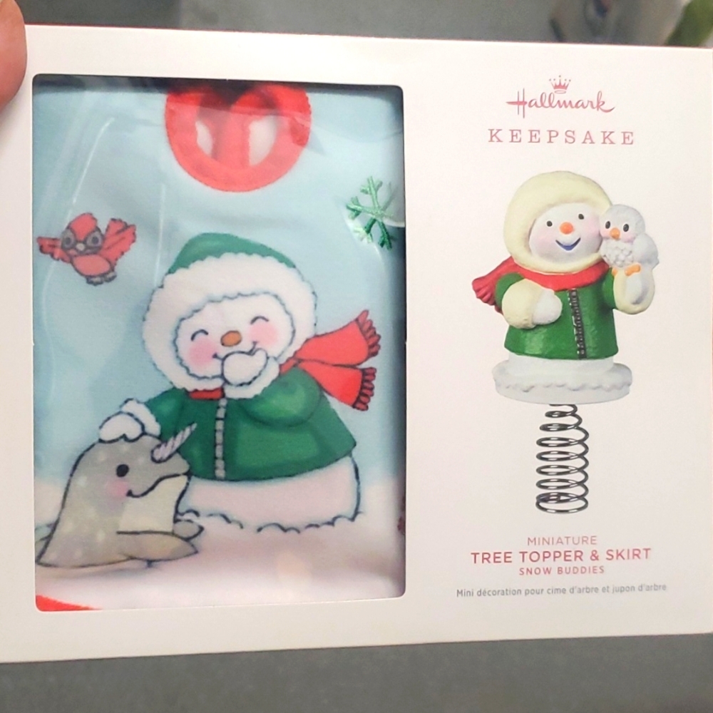 Hallmark Snow Buddies Keepsake Tree Topper & Skirt - Picture 1 of 2